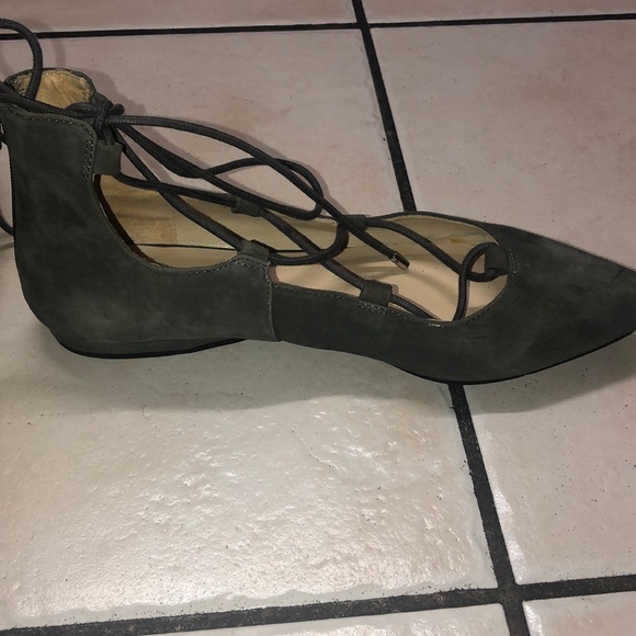 Shoes - Picture 2 of 4